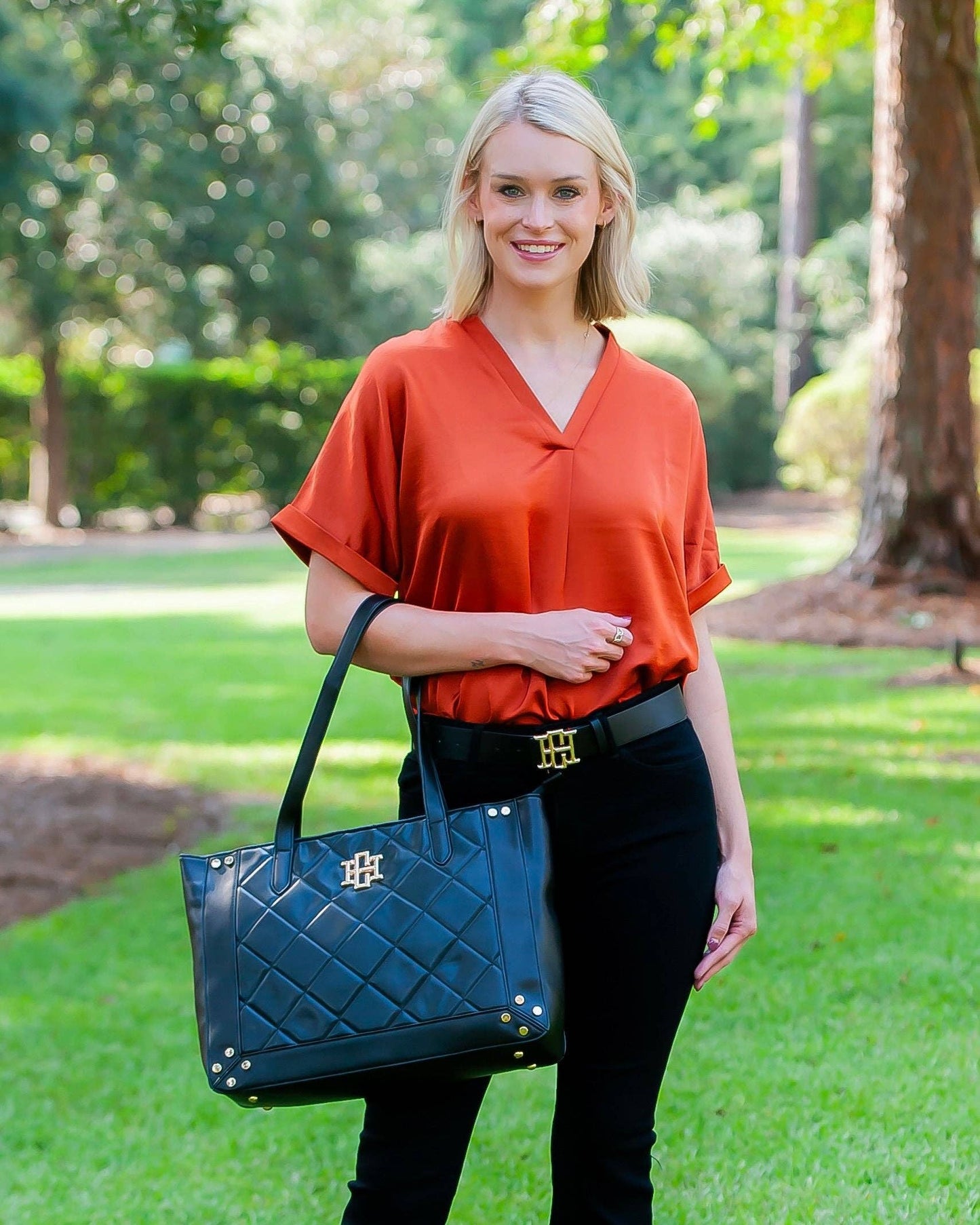 Sophie Zippered Tote Black LD: Default