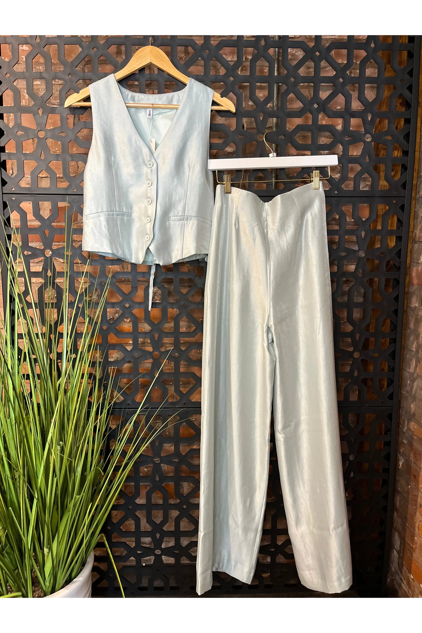 Mint V-neck Vest
