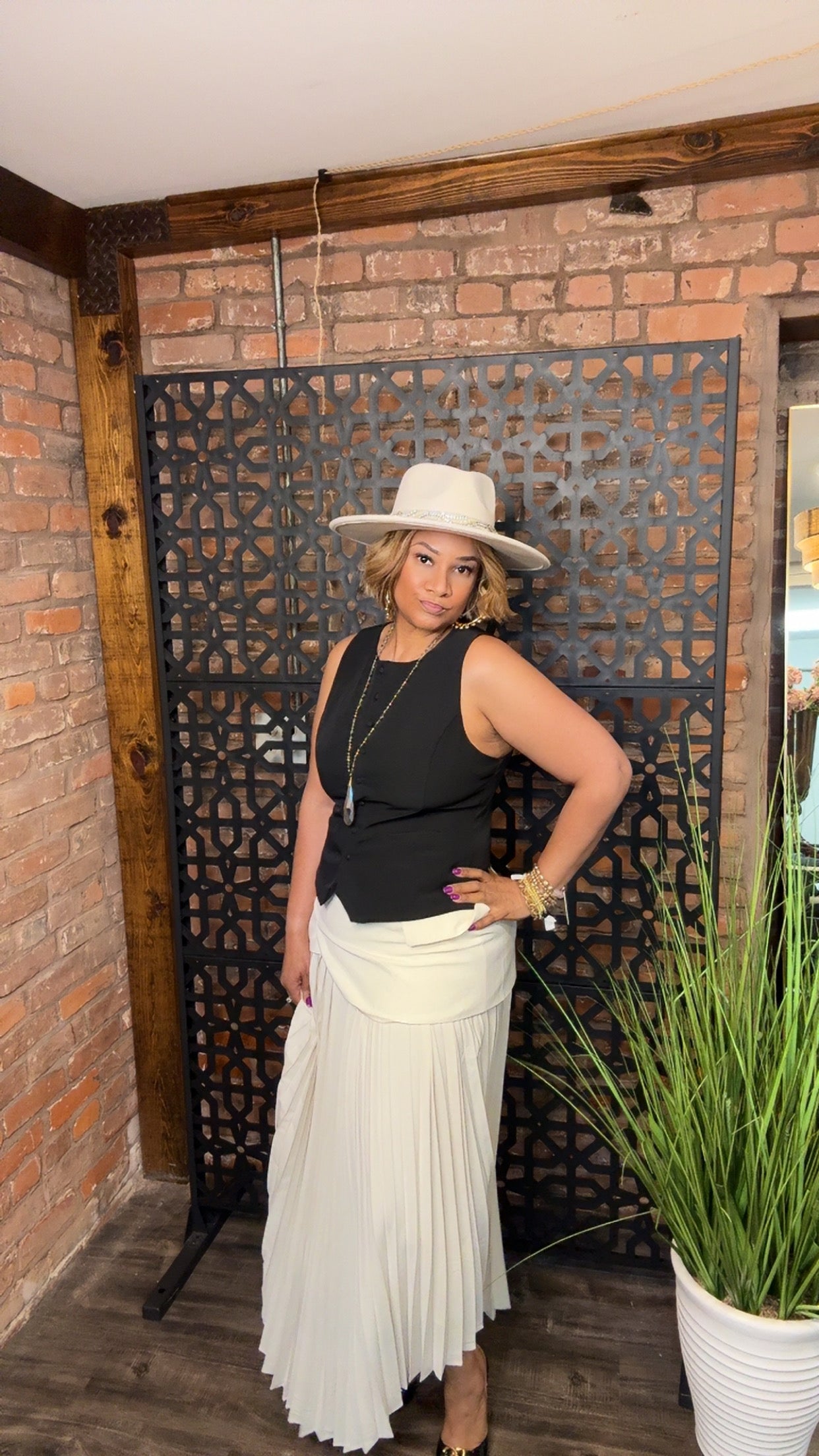 "Lana" Pleated Ivory Skirt