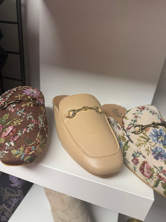 Charmer Mule in Camel Shoe