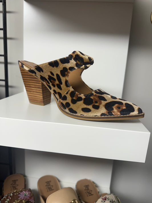 Knot Gonna Happen Leopard Velvet Mule