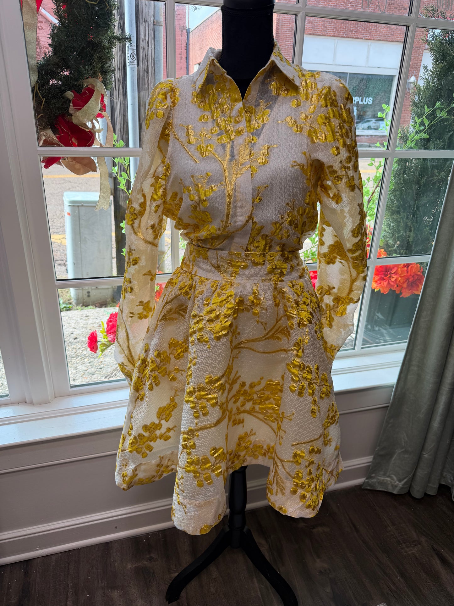 BUTTON DOWN BLOUSE WITH TULLE INNER SKIRT SET: CREAM YELLOW