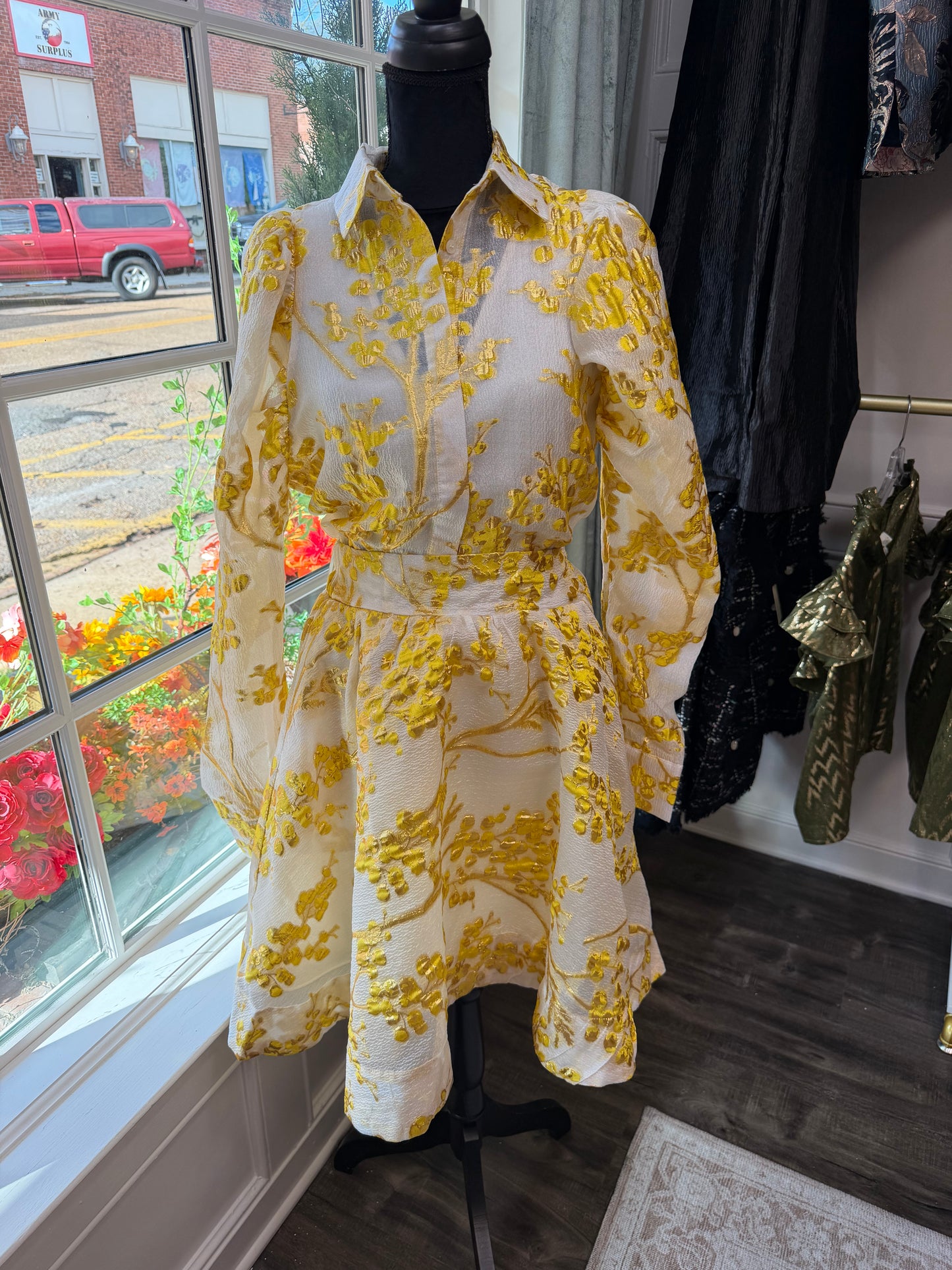 BUTTON DOWN BLOUSE WITH TULLE INNER SKIRT SET: CREAM YELLOW