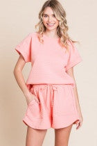 Jodifl-Embossing top with a U-neck- Peach